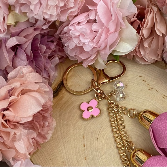 Pink Triple Rose Charm with Beads Keychain - Picture 13 of 15